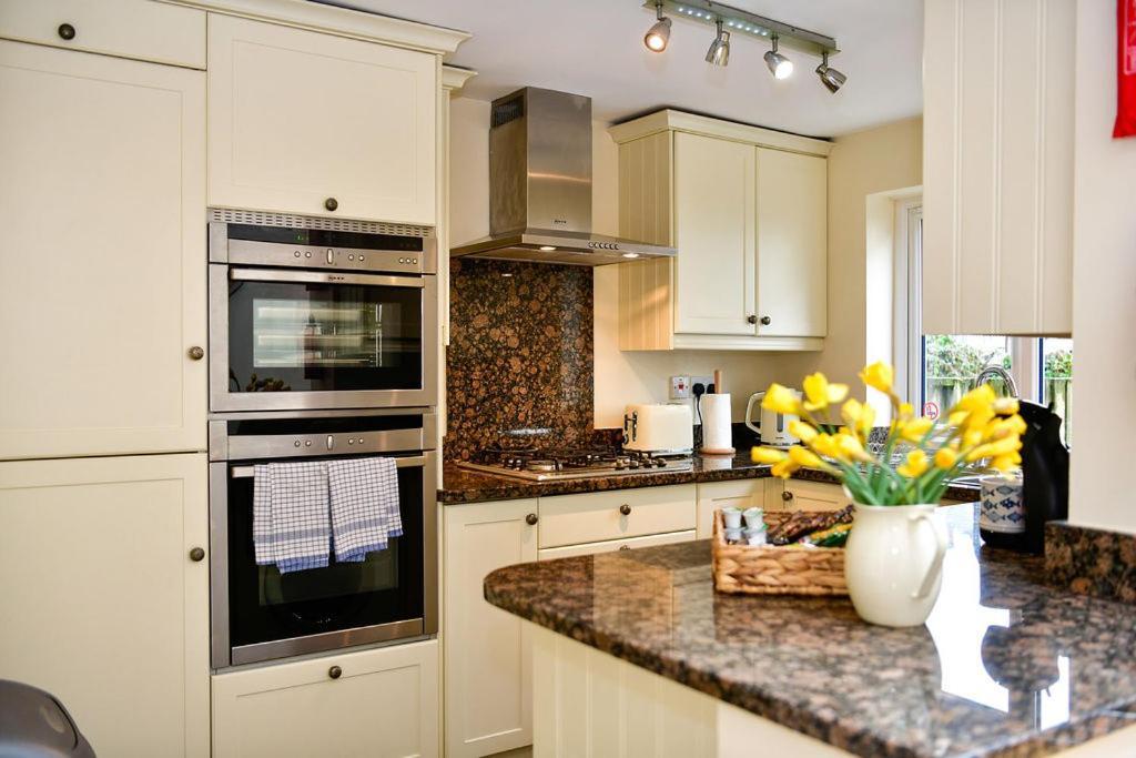 Just Stay Wales - Castle Square Cottage, Mumbles Ngoại thất bức ảnh