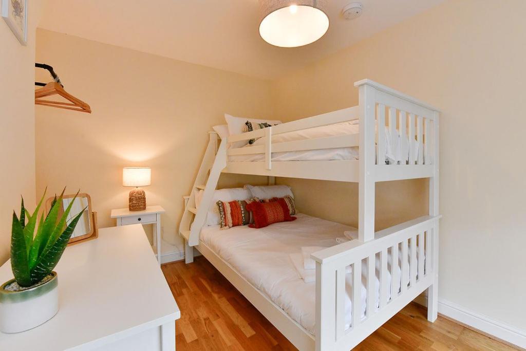 Just Stay Wales - Castle Square Cottage, Mumbles Ngoại thất bức ảnh