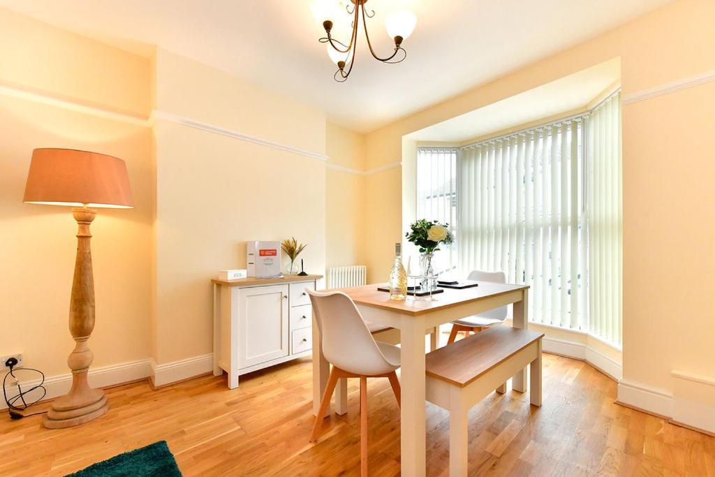 Just Stay Wales - Castle Square Cottage, Mumbles Ngoại thất bức ảnh
